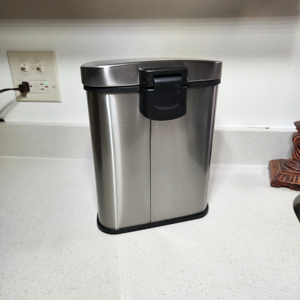 Stainless Steel Trash Can with Pedal. Receptable With Lid. New No Tags - Picture 2 of 13